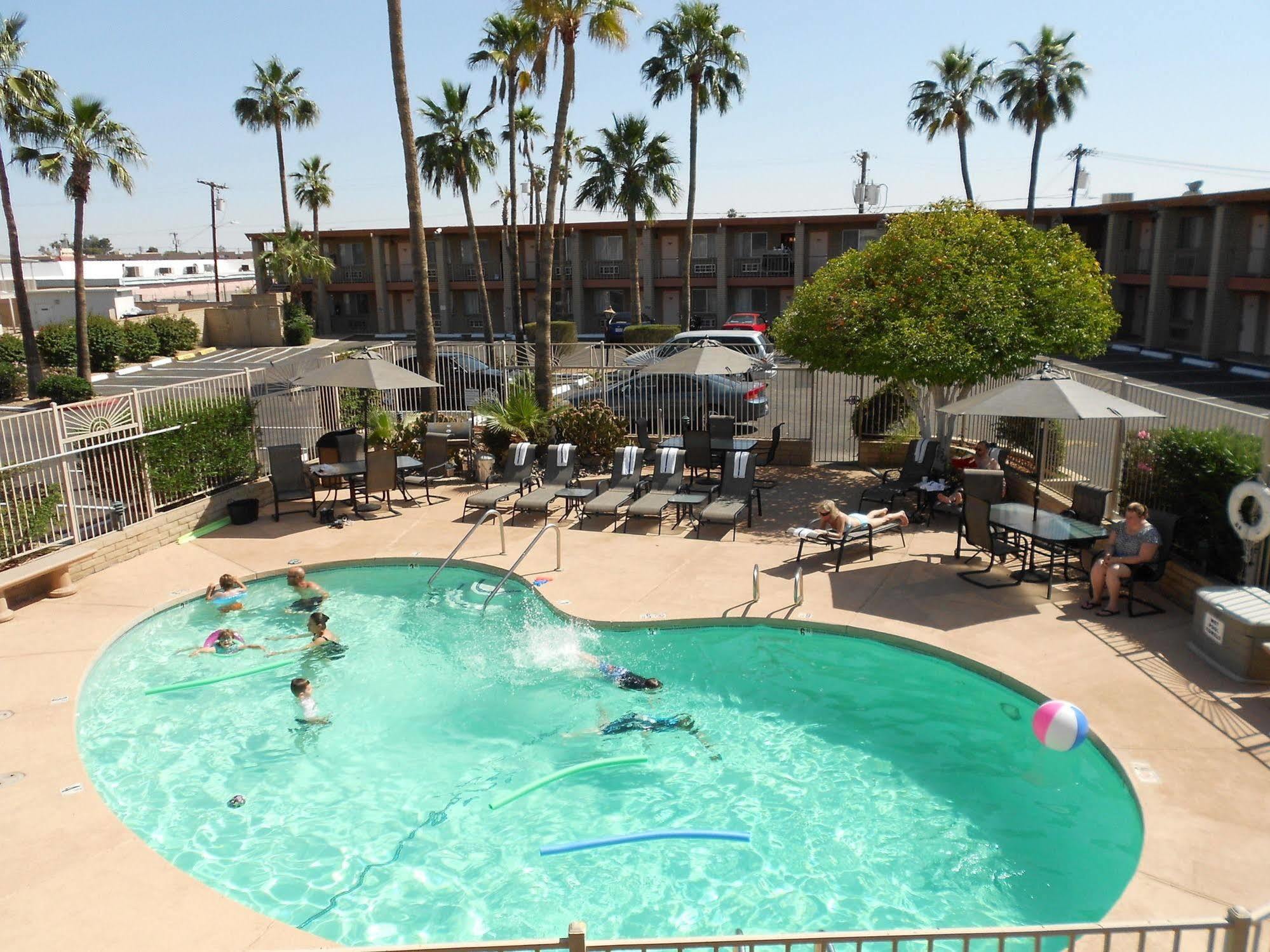 Hotel Quality & Phoenix Nw - Sun 2*